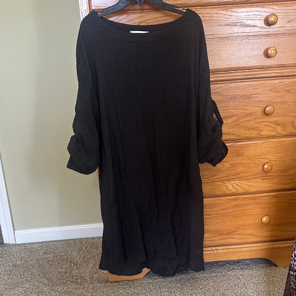 Umgee Black Long Sleeve bathing suit coverup. Size XL